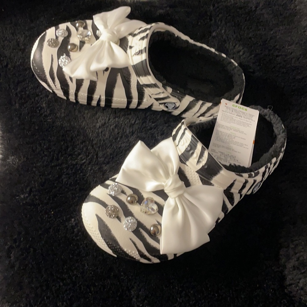 Crocs new and designed - Picture 3 of 4